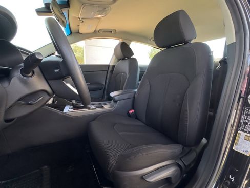 Used 2020 Kia Optima LX image 28