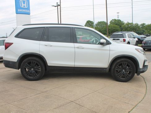 Used 2022 Honda Pilot Black Edition image 3