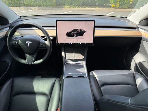 Used 2022 Tesla Model 3 Standard Range image 15