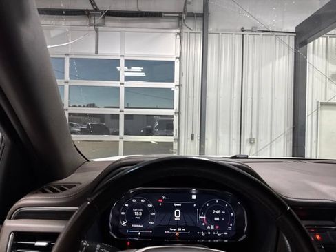 Used 2022 GMC Yukon XL SLT AWD/4WD image 7