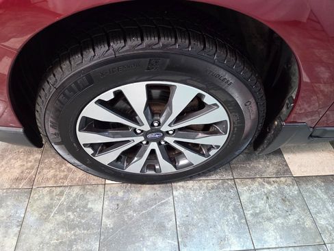 Used 2017 Subaru Outback 2.5i Limited AWD/4WD image 8