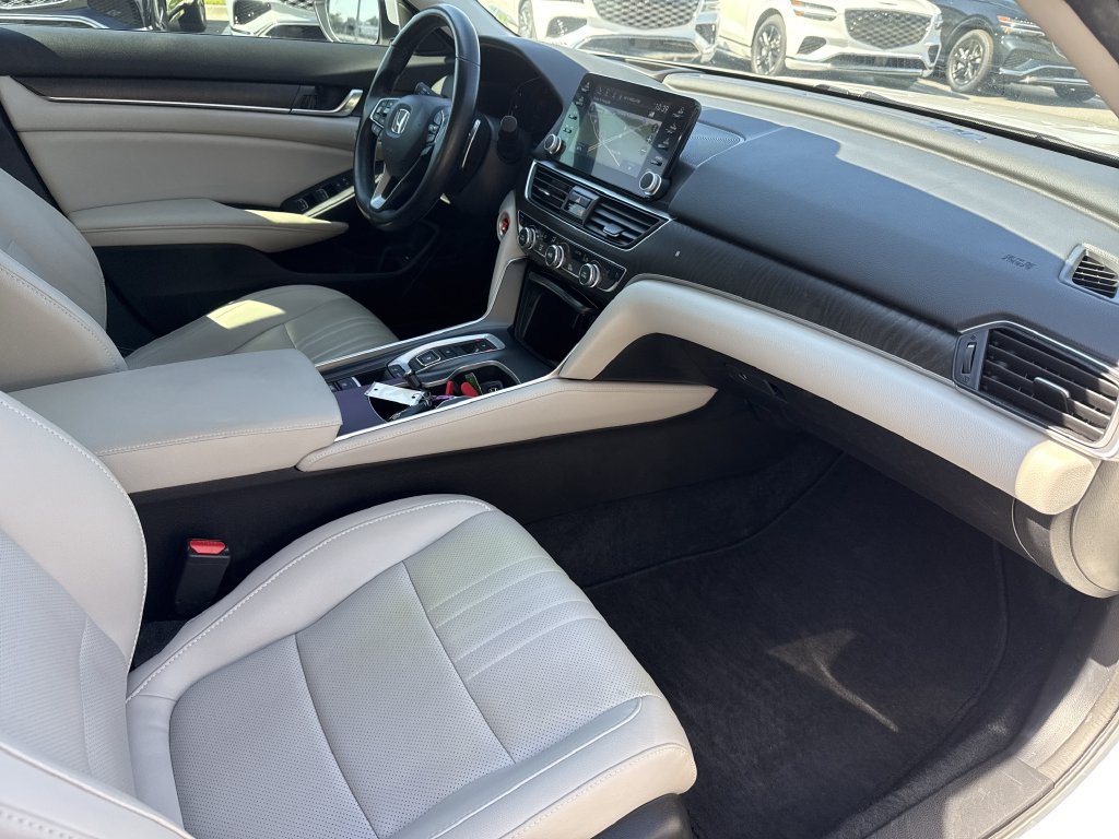 Used 2020 Honda Accord Touring image 32