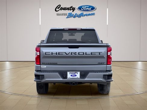 Used 2022 Chevrolet Silverado 1500 RST image 10