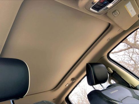 Used 2021 RAM 1500 Laramie w/ Laramie Southwest Edition image 13