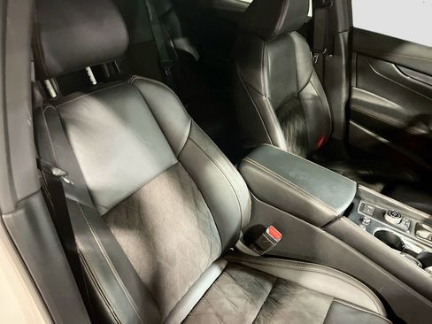 Used 2023 Nissan Maxima SR w/ Sport Mat Group FWD image 30