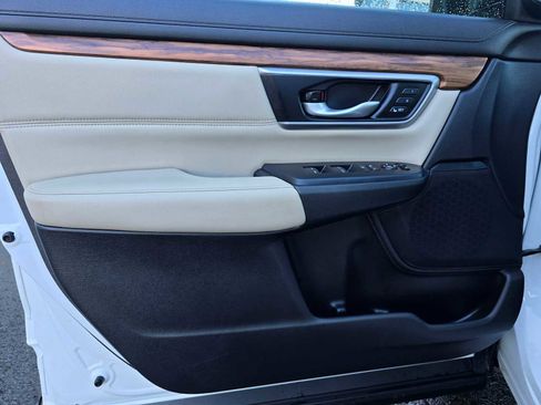 Used 2020 Honda CR-V Touring image 22