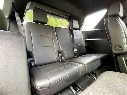 Used 2023 Chevrolet Traverse RS FWD image 27