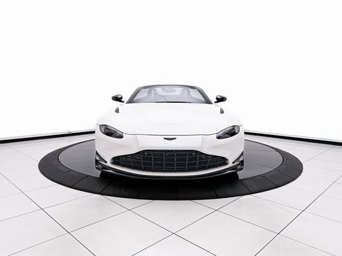 Used 2023 Aston Martin V8 Vantage Roadster image 21