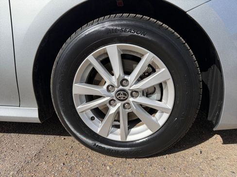 Used 2025 Toyota Camry LE image 29