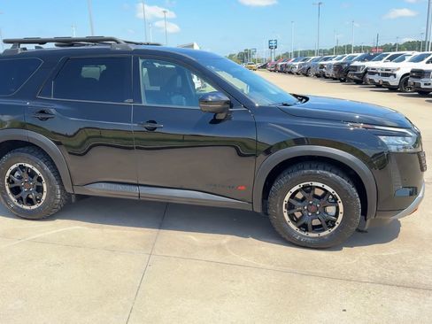 Used 2026 Nissan Pathfinder Rock Creek AWD/4WD image 9