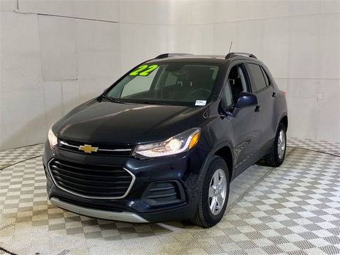Used 2022 Chevrolet Trax LT w/ LT Convenience Package image 20