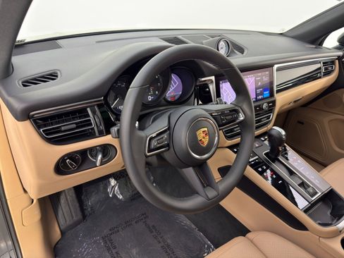 Used 2024 Porsche Macan w/ Premium Plus Packages image 13