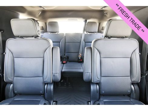 Used 2023 GMC Yukon SLT w/ SLT Luxury Package RWD image 15