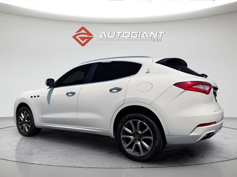 Used 2017 Maserati Levante S AWD/4WD image 9