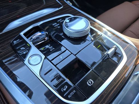 New 2026 BMW X5 xDrive50e w/ Executive Package AWD/4WD image 22