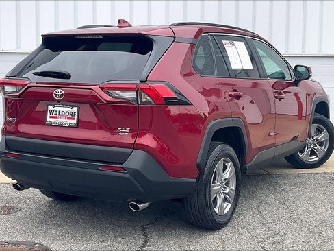 Used 2025 Toyota RAV4 XLE AWD/4WD image 17