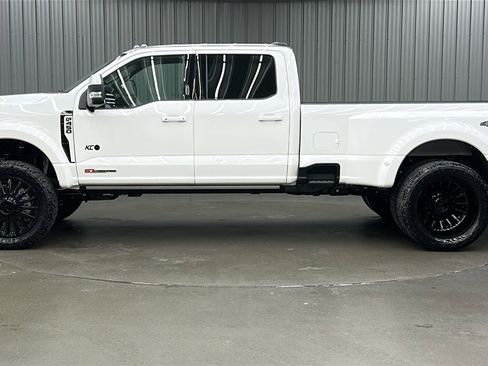 Used 2026 Ford F450 Platinum image 2