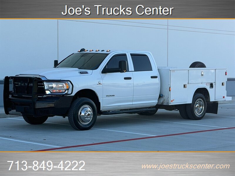 Used 2019 RAM 3500 Tradesman w/ Chrome Appearance Group RWD image 2