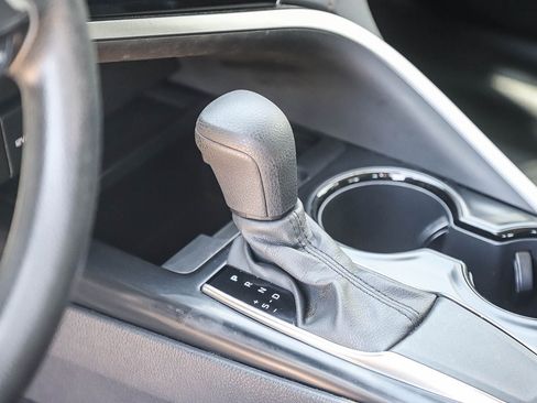Certified 2020 Toyota Camry LE FWD image 19