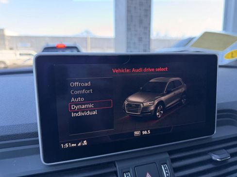 Used 2020 Audi Q5 2.0T Titanium Premium Plus w/ Premium Plus Package image 28