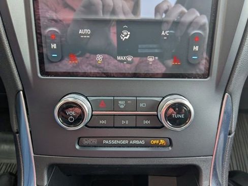 Used 2022 Ford Edge ST w/ Equipment Group 401A AWD/4WD image 4