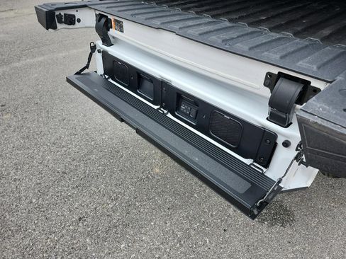 Used 2024 GMC Sierra 2500 AT4X image 14