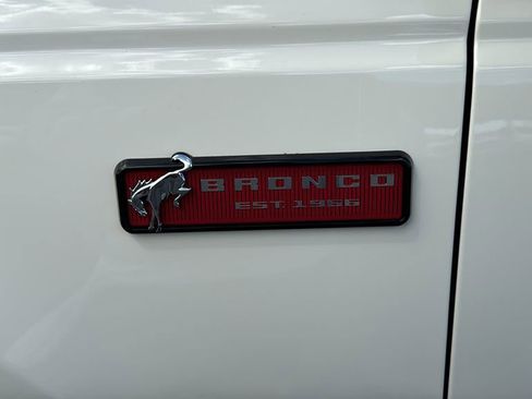 New 2026 Ford Bronco Outer Banks w/ Sasquatch Package AWD/4WD image 5