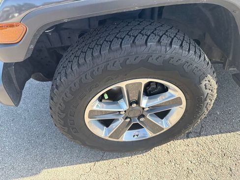 Used 2019 Jeep Wrangler Unlimited Sahara w/ Safety Group AWD/4WD image 9