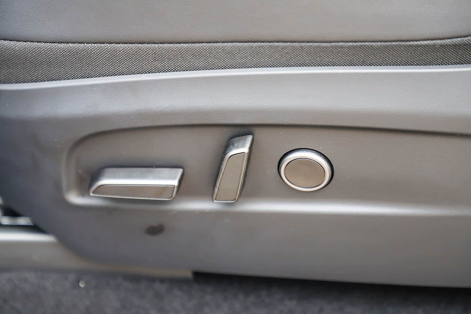 Used 2026 Tesla Model Y 2WD image 19