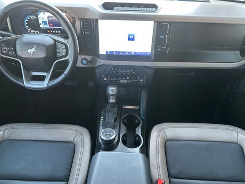 Used 2023 Ford Bronco Wildtrak image 13