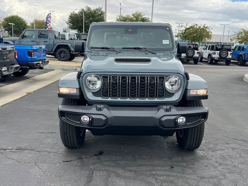 New 2025 Jeep Gladiator Sport image 9