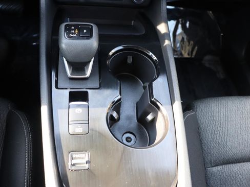 Used 2024 Nissan Rogue SV FWD image 36