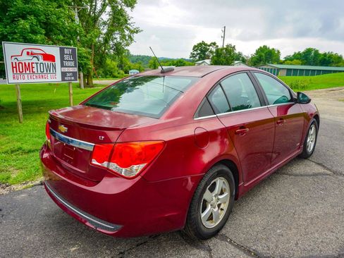 Used 2016 Chevrolet Cruze LT FWD image 2