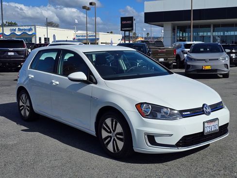 Used 2016 Volkswagen e-Golf SE w/ DC Fast Charging Package image 1