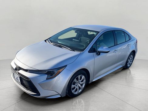 Used 2024 Toyota Corolla LE image 3