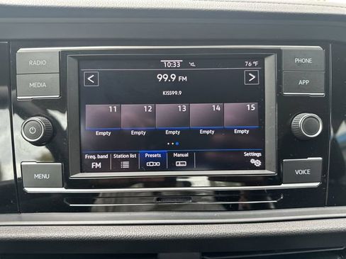 Used 2024 Volkswagen Jetta SE FWD image 25