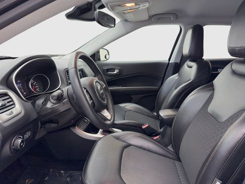 Used 2018 Jeep Compass Latitude w/ Popular Equipment Group image 17