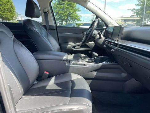 Certified 2024 Kia Sorento S FWD image 14