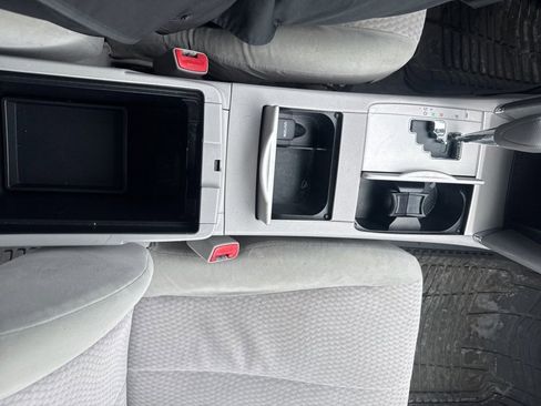 Used 2011 Toyota Camry LE image 17