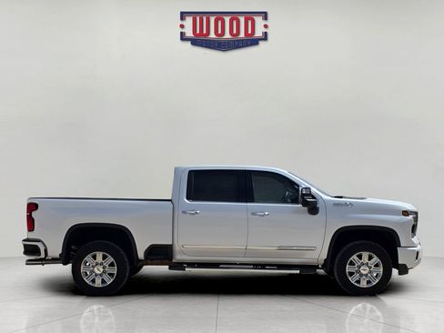 Used 2024 Chevrolet Silverado 2500 High Country image 2