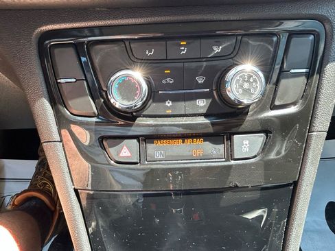 Used 2021 Buick Encore Preferred AWD/4WD image 25