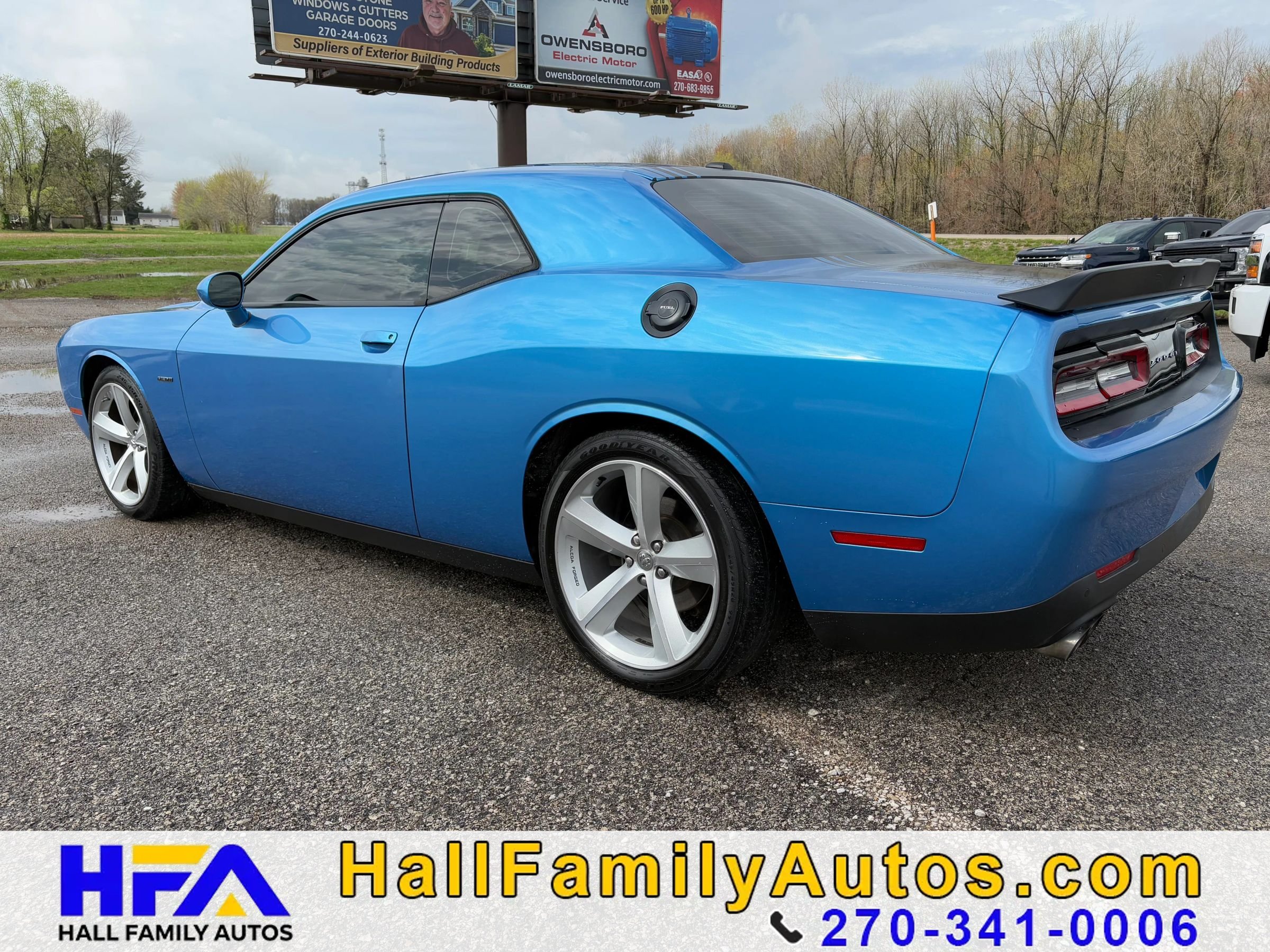 Used 2015 Dodge Challenger R/T RWD image 3