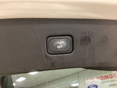 Used 2024 Ford Edge SEL w/ Convenience Package image 6