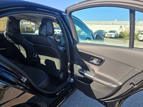 Used 2022 Mercedes-Benz C 300 Sedan image 14