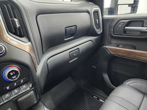 Used 2022 Chevrolet Silverado 2500 High Country w/ Safety Package II image 14