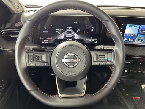 Used 2025 Nissan Kicks SR FWD image 21