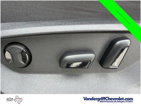 Used 2024 Volkswagen Atlas Cross Sport SE FWD image 25