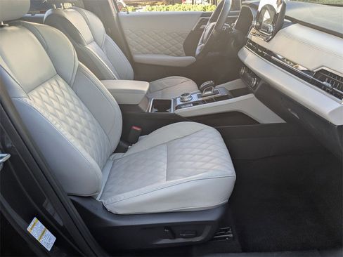 Used 2024 Mitsubishi Outlander SEL image 31