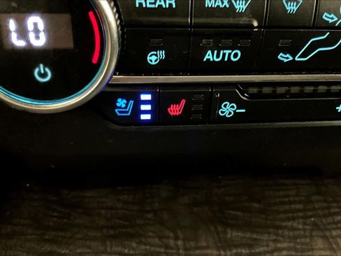 Used 2020 Ford Expedition Max Limited w/ Texas Edition Package image 34