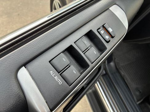 Used 2019 Toyota 4Runner Limited AWD/4WD image 9